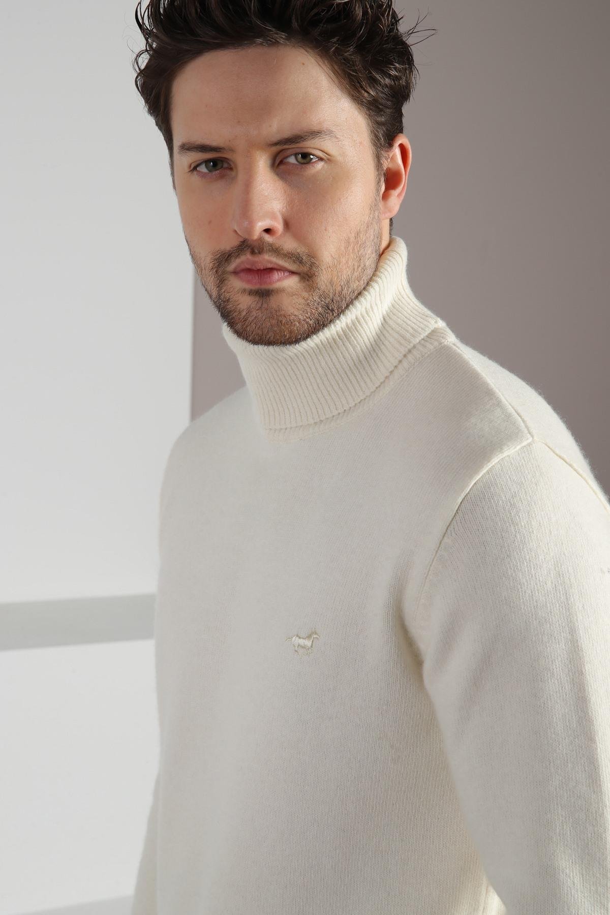 Ferraro Ekru Balıkçı Yaka Erkek Uzun Kollu %100 Kuzu Yünü Triko Kazak