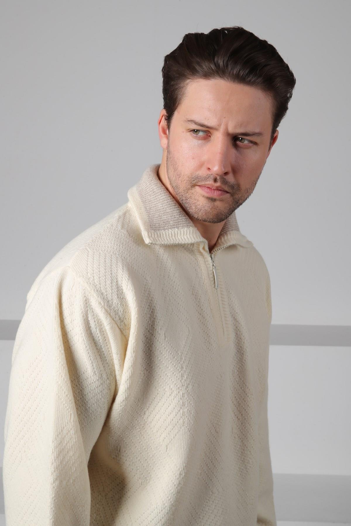 Ferraro Ekru Balıkçı Yaka Fermuarlı Kabartma Desenli Uzun Kollu %100 Kuzu Yünü Erkek Triko Kazak