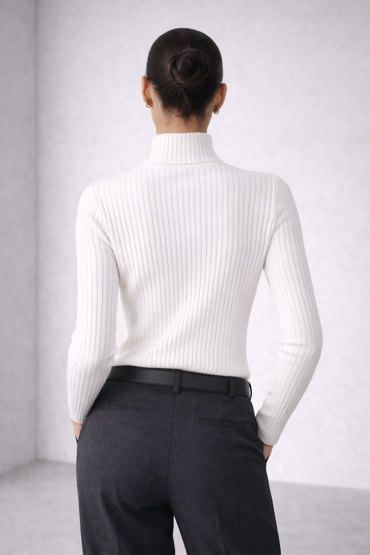 Ferraro Ekru Balıkçı Yaka Super İnce Organik Pamuk Kadın Triko Kazak