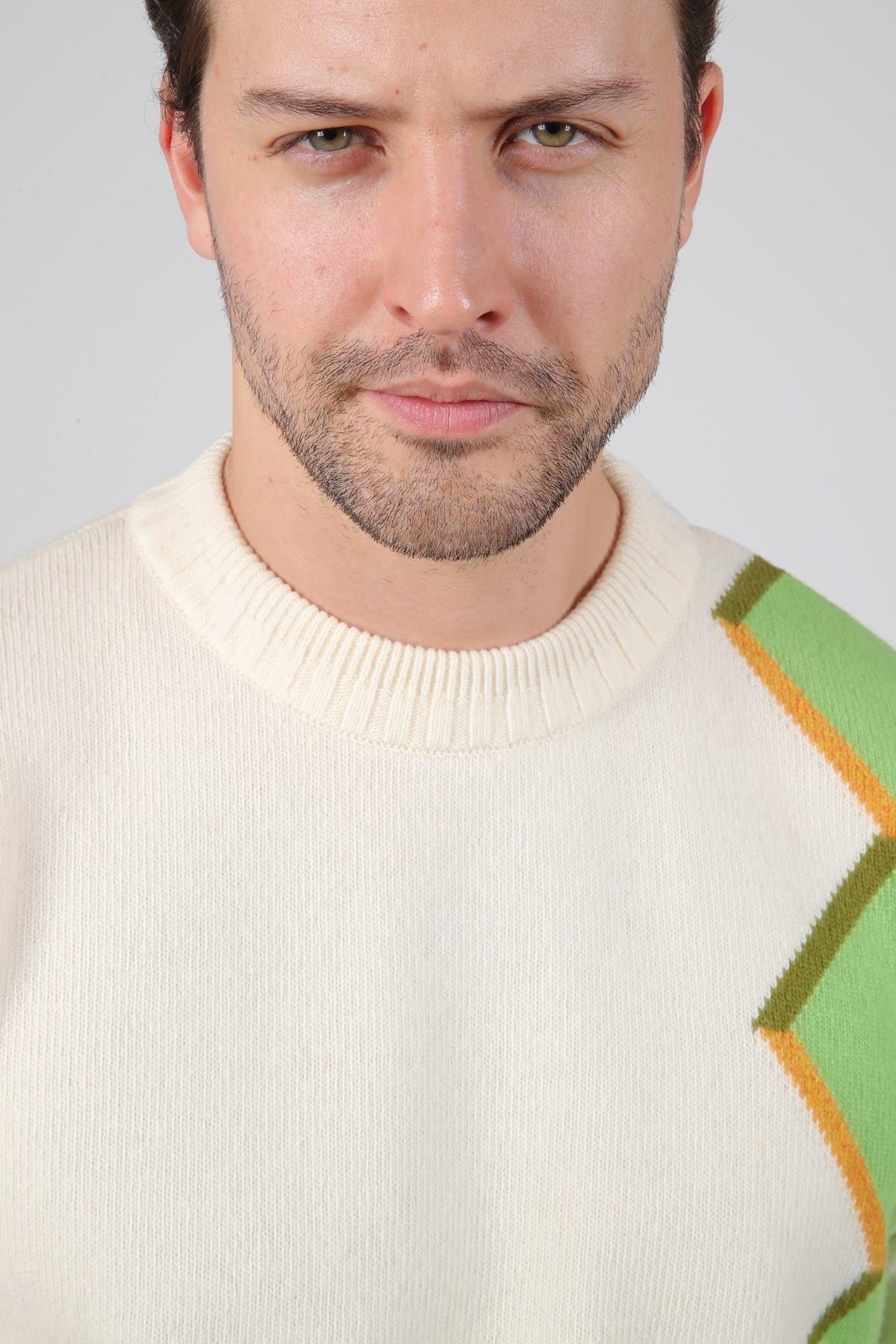 Ferraro Ekru Bisiklet Yaka Asimetrik Desenli Uzun Kollu %100 Kuzu Yünü Erkek Triko Kazak