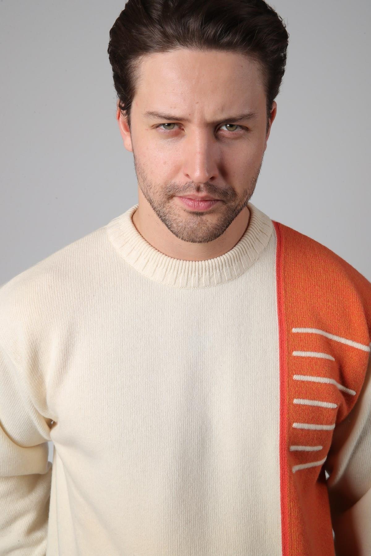 Ferraro Ekru Bisiklet Yaka Çizgi Detaylı Uzun Kollu %100 Kuzu Yünü Erkek Triko Kazak