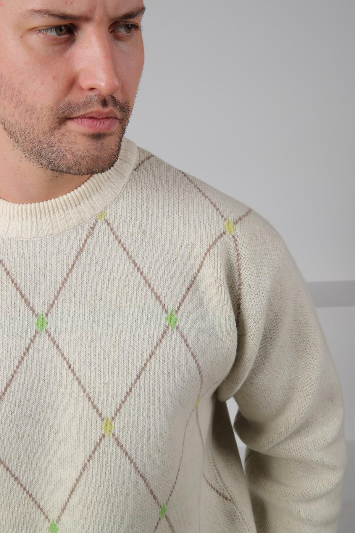 Ferraro Ekru Bisiklet Yaka Geometrik Baklava Desenli Uzun Kollu %100 Kuzu Yünü Erkek Triko Kazak