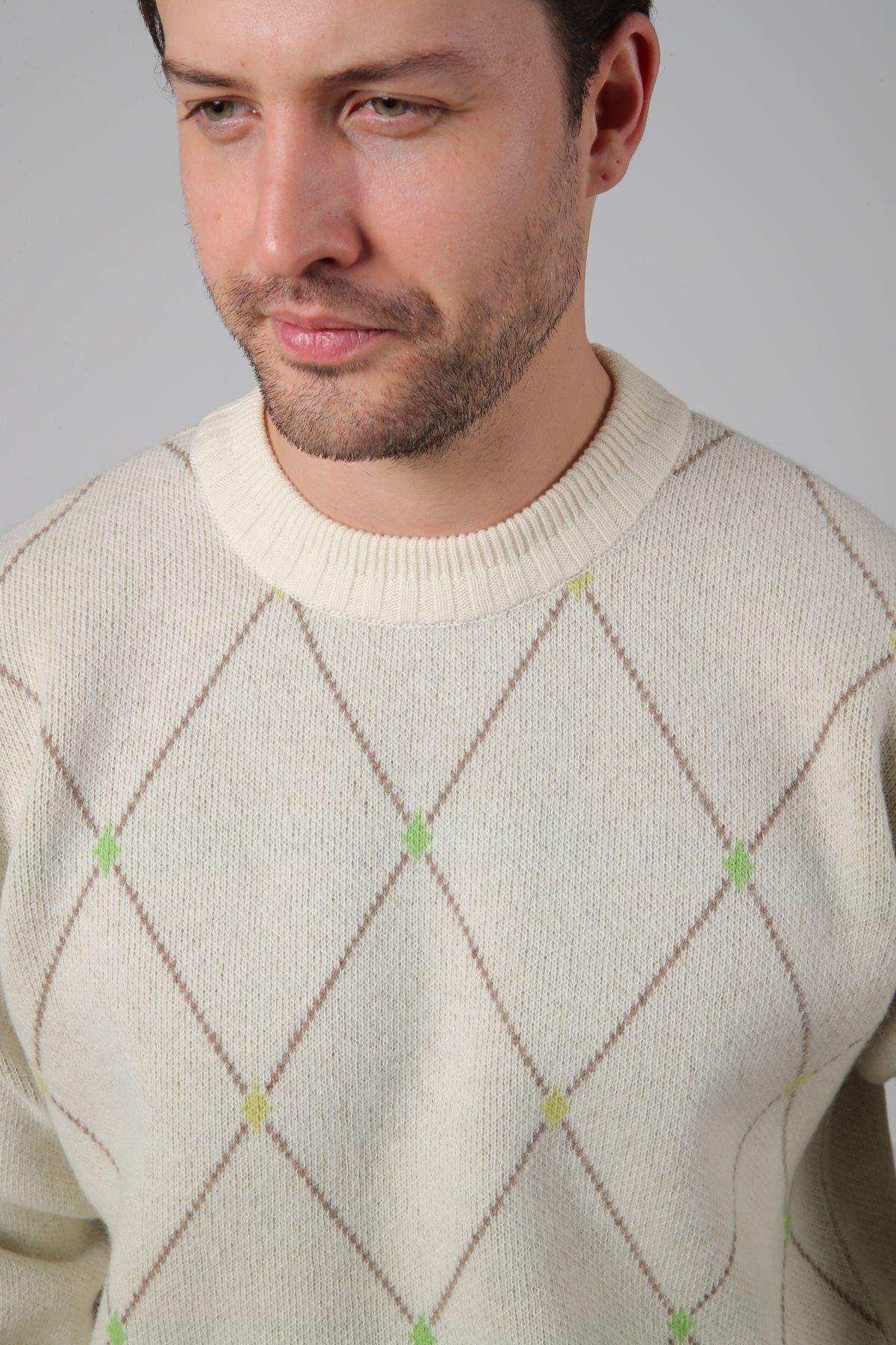 Ferraro Ekru Bisiklet Yaka Geometrik Baklava Desenli Uzun Kollu %100 Kuzu Yünü Erkek Triko Kazak