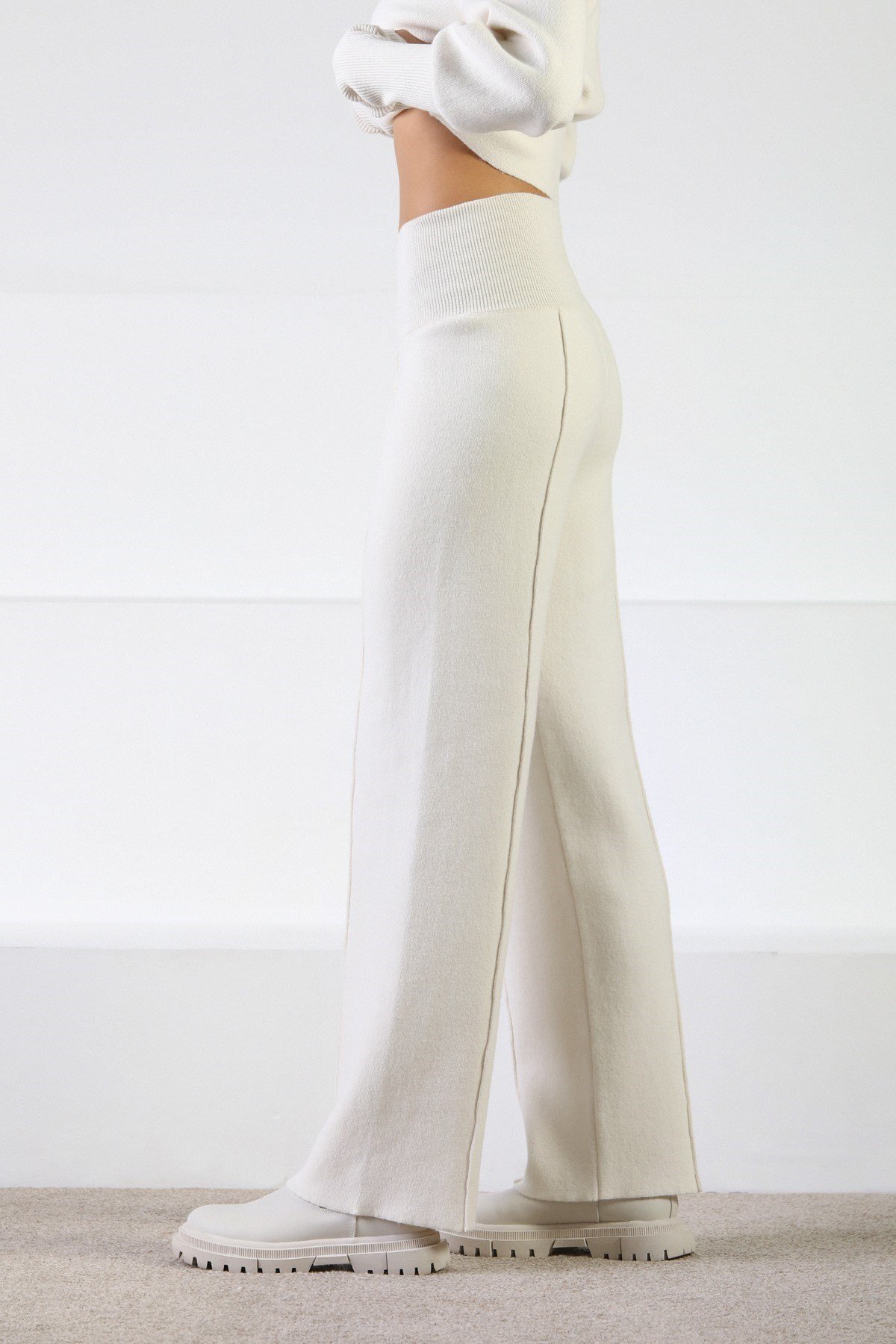Ferraro Ekru Bol Paça Kaşmirli Kadın Triko Pantolon