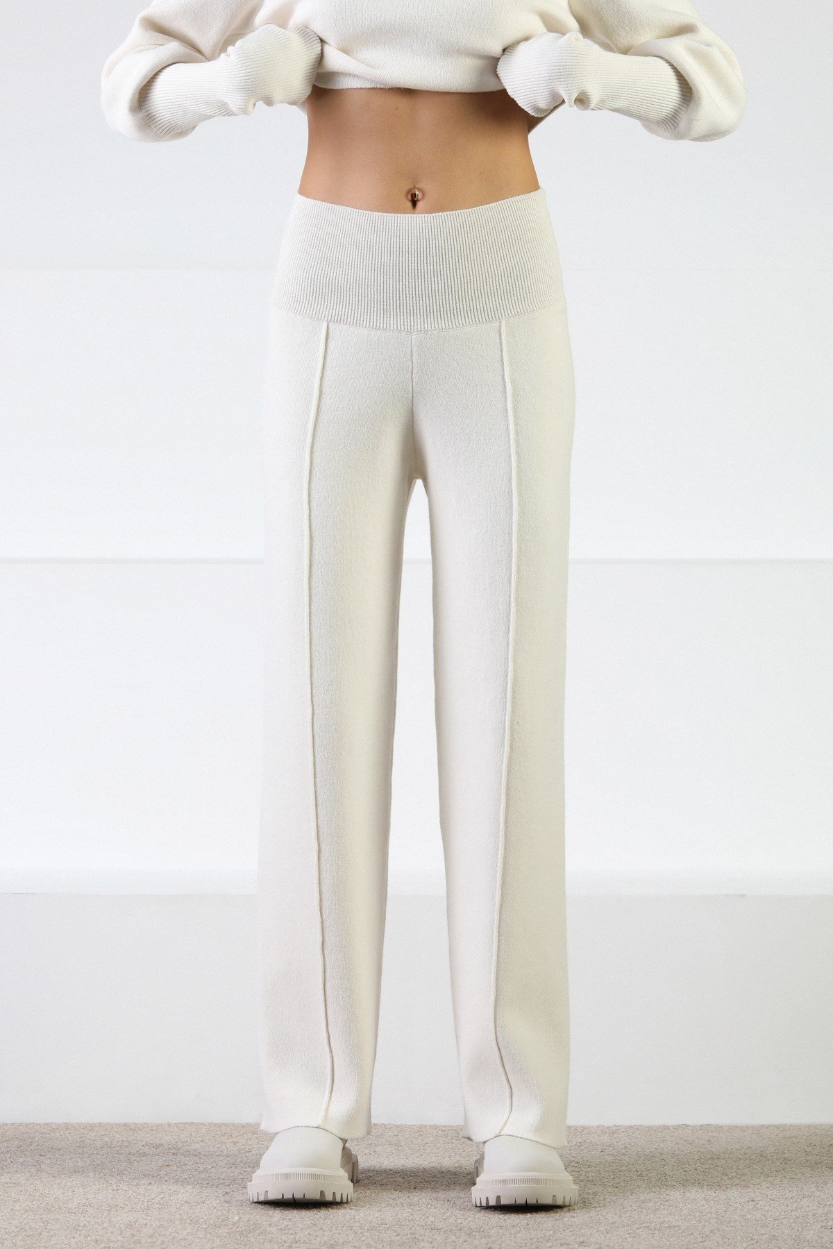 Ferraro Ekru Bol Paça Kaşmirli Kadın Triko Pantolon