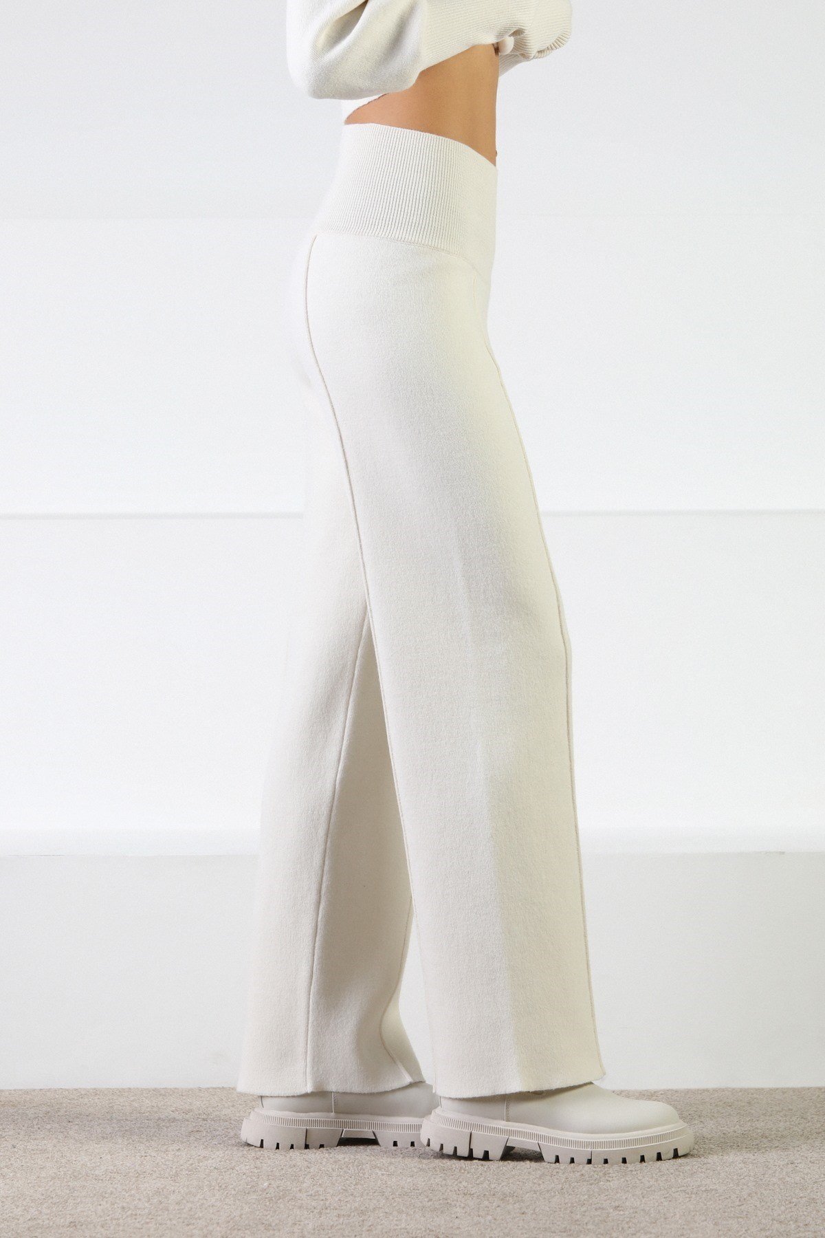 Ferraro Ekru Bol Paça Kaşmirli Kadın Triko Pantolon