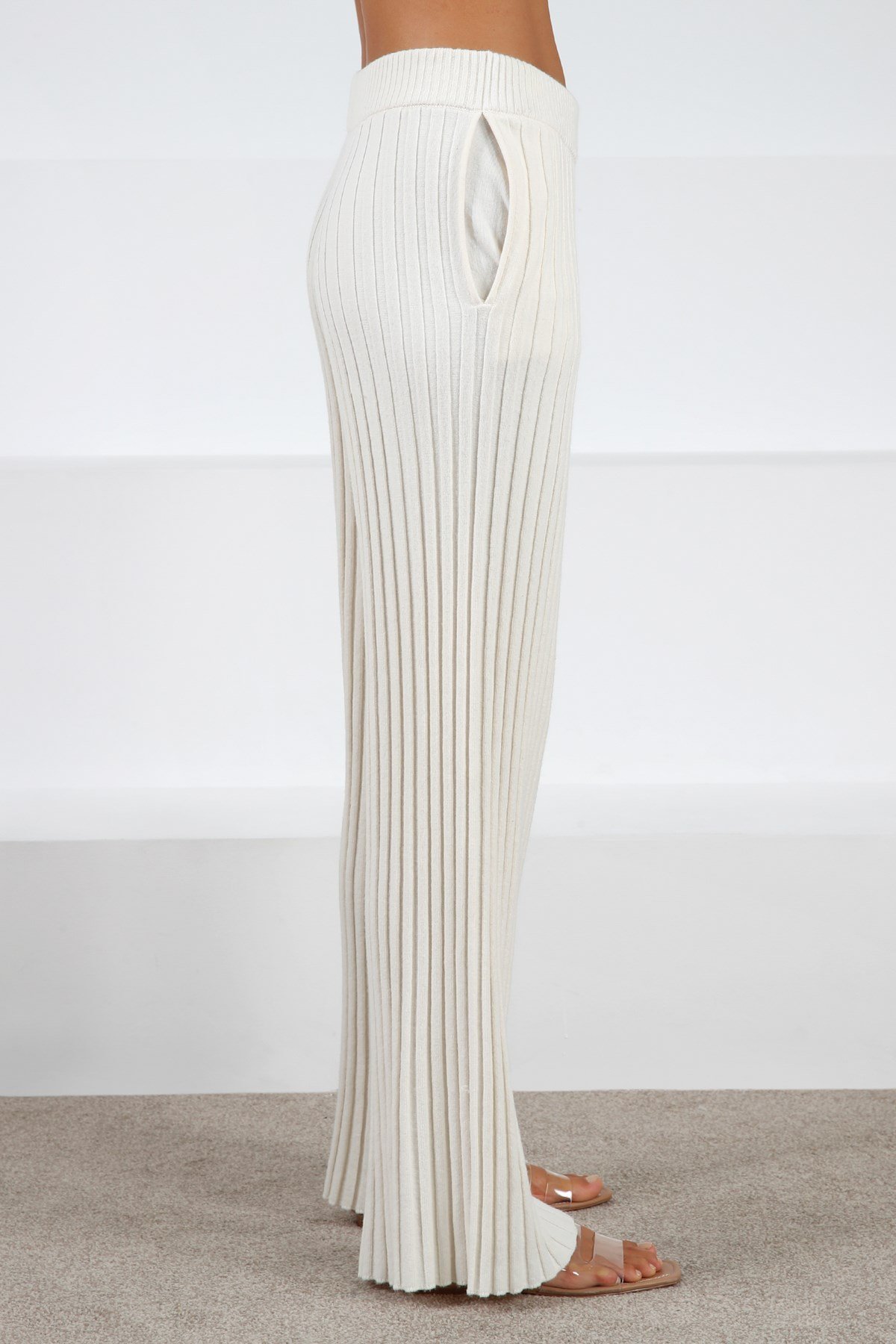 Ferraro Ekru Cepli Bol Paça Kaşmirli Kadın Triko Pantolon