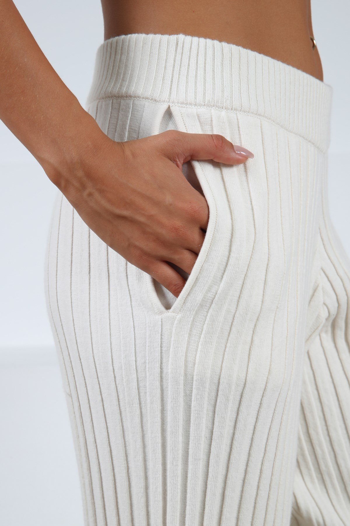 Ferraro Ekru Cepli Bol Paça Kaşmirli Kadın Triko Pantolon