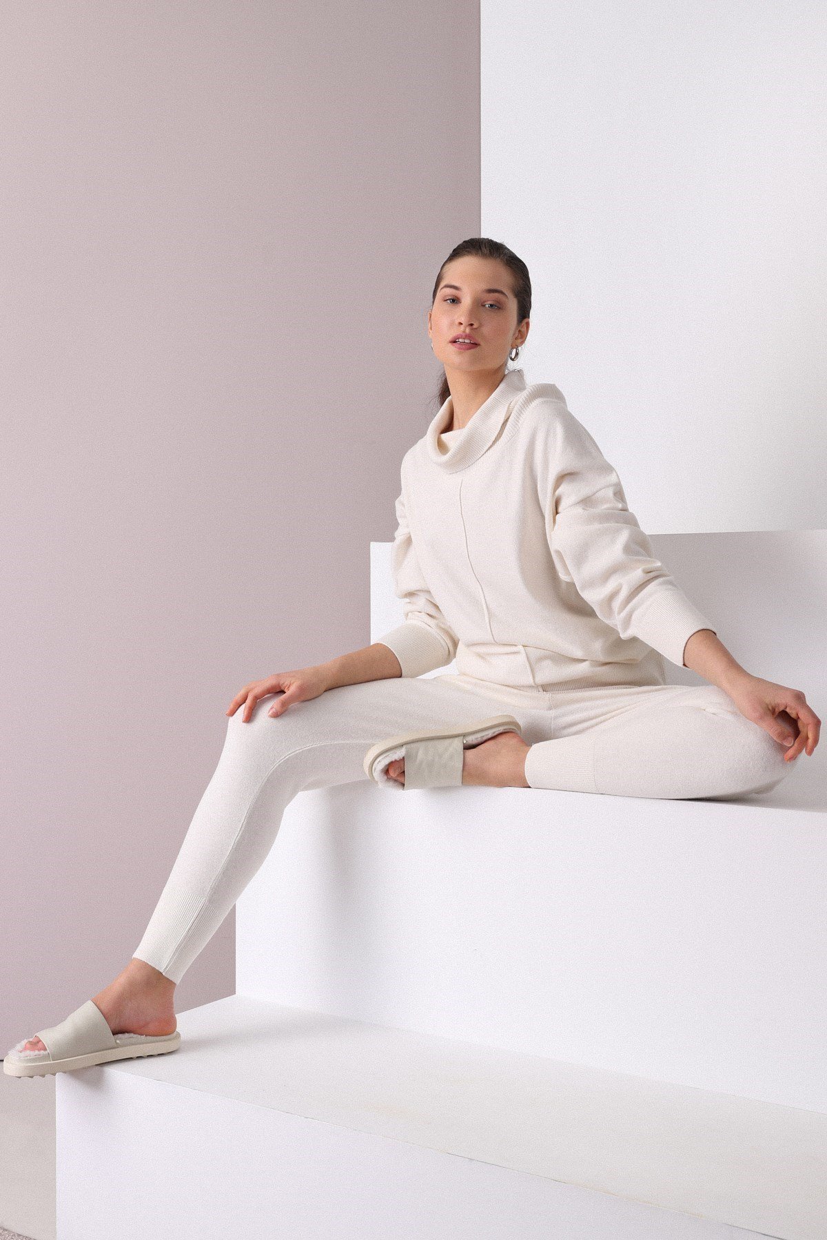 Ferraro Ekru Cepli Dar Paça Kaşmirli Kadın Triko Pantolon