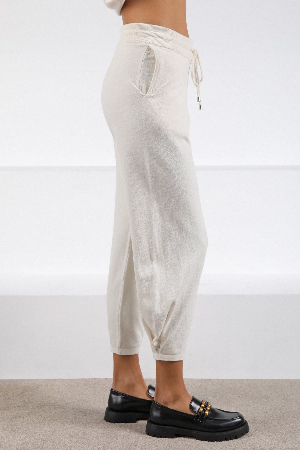 Ferraro Ekru Cepli Kaşmirli Kadın Triko Pantolon