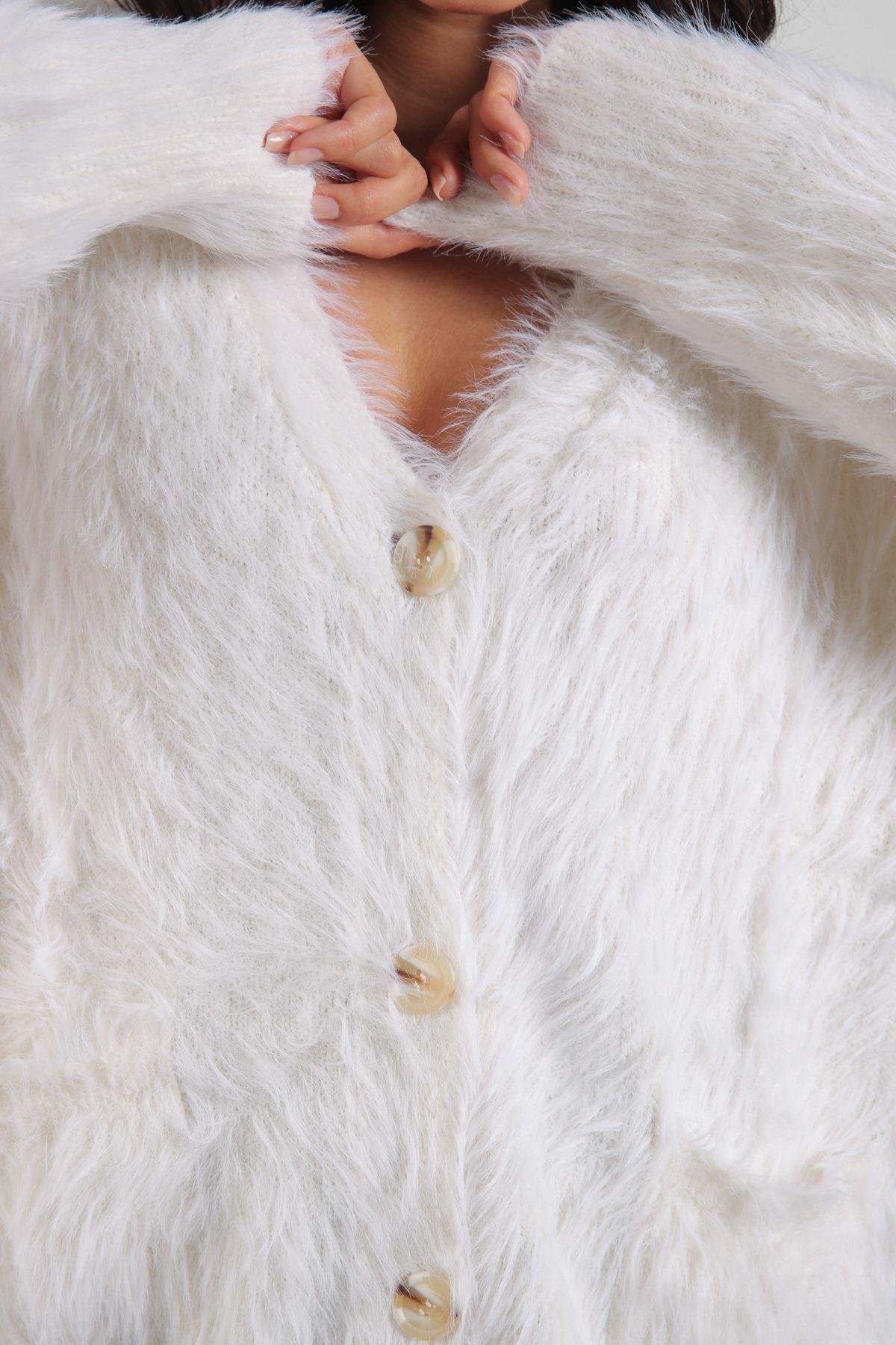 Ferraro Ekru Düğmeli Yünlü Kadın Triko Hırka