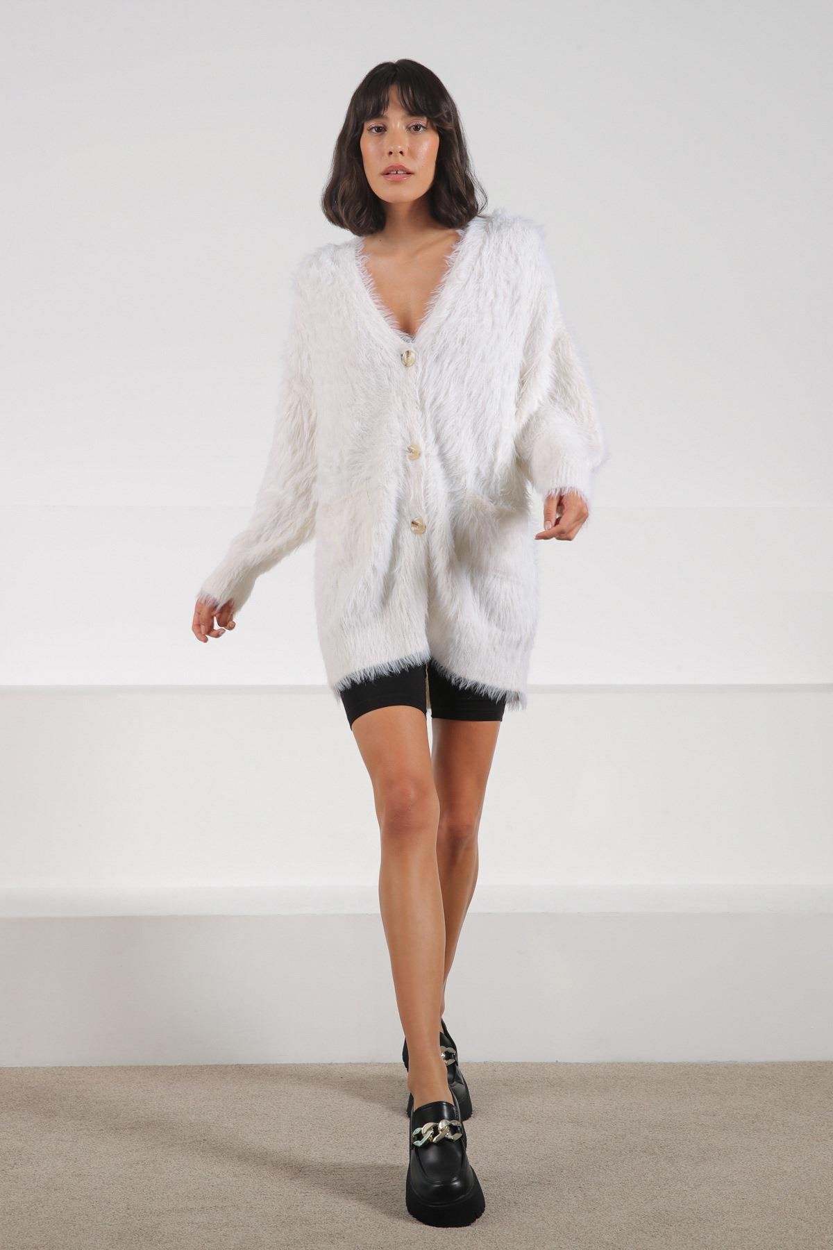 Ferraro Ekru Düğmeli Yünlü Kadın Triko Hırka