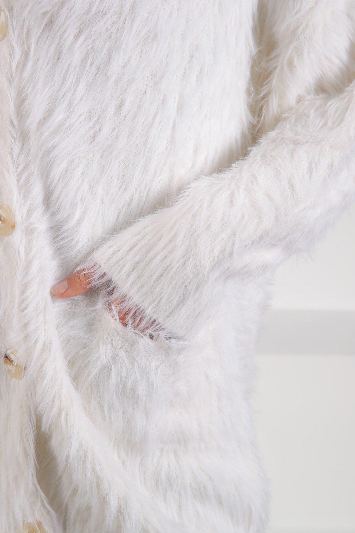 Ferraro Ekru Düğmeli Yünlü Kadın Triko Hırka