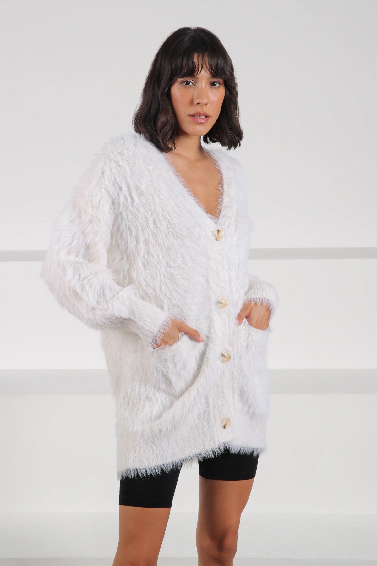 Ferraro Ekru Düğmeli Yünlü Kadın Triko Hırka