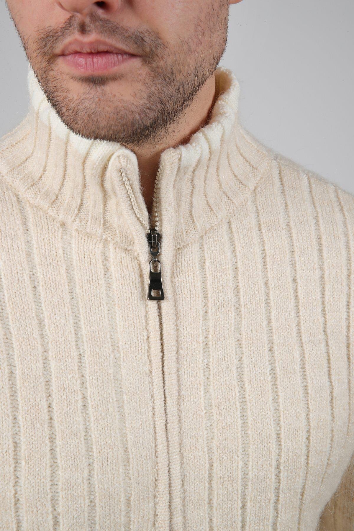 Ferraro Ekru Fermuarlı Dik Yaka Cepli Alpaka ve Yünlü Erkek Triko Hırka