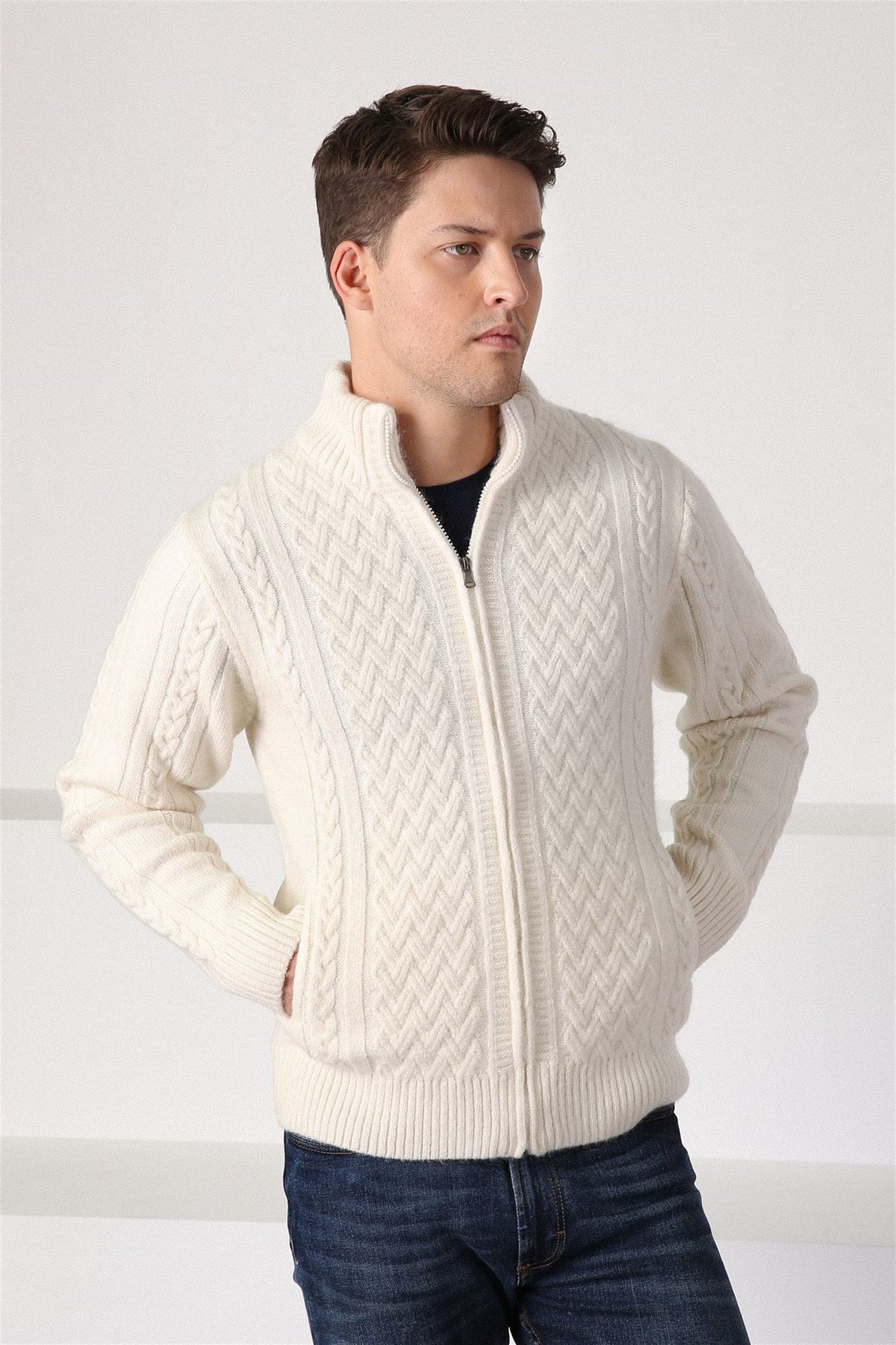 Ferraro Ekru Fermuarlı Kalın Yün Erkek Triko Hırka