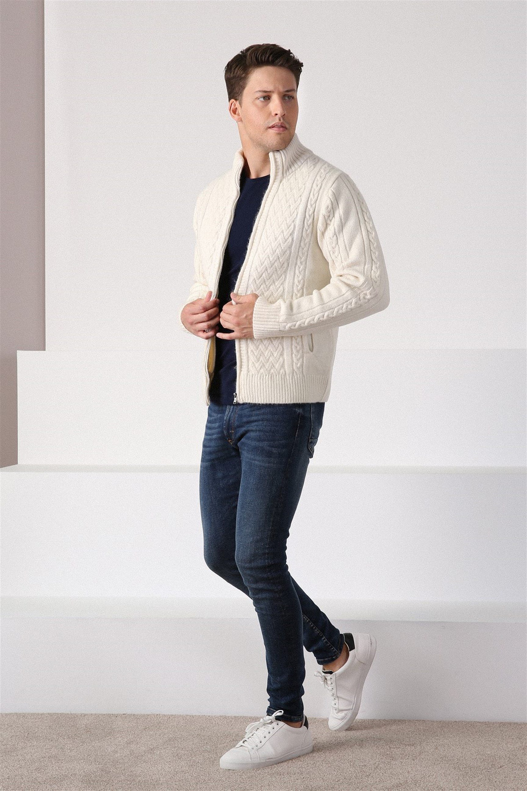 Ferraro Ekru Fermuarlı Kalın Yün Erkek Triko Hırka