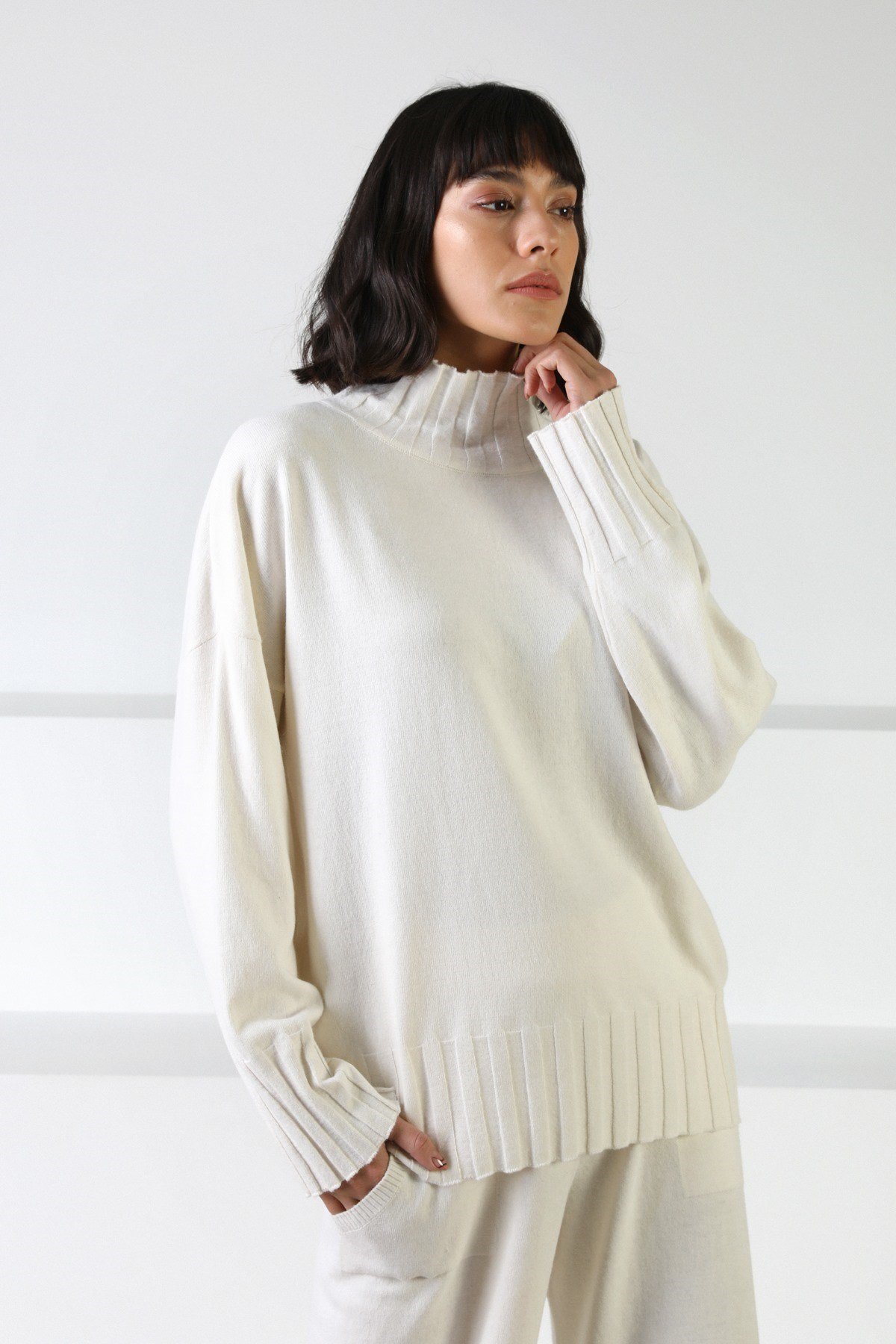 Ferraro Ekru Kol Detay Yarım Balıkçı Yaka Kaşmirli Kadın Triko Kazak