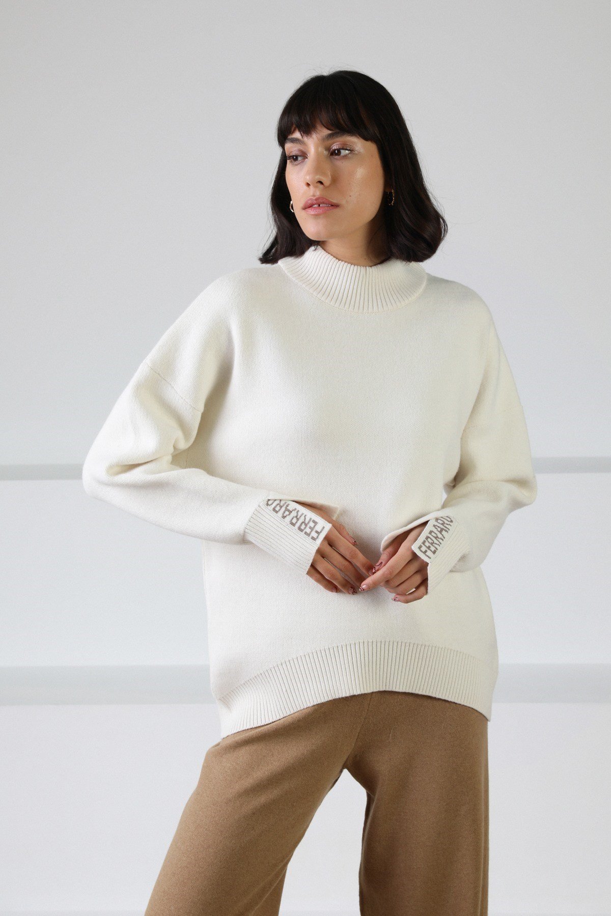 Ferraro Ekru Kol Detaylı Yarım Balıkçı Yaka Kaşmirli Kadın Triko Kazak