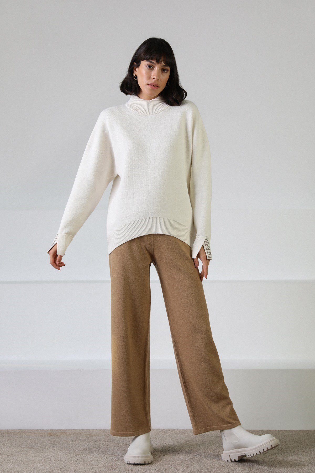Ferraro Ekru Kol Detaylı Yarım Balıkçı Yaka Kaşmirli Kadın Triko Kazak