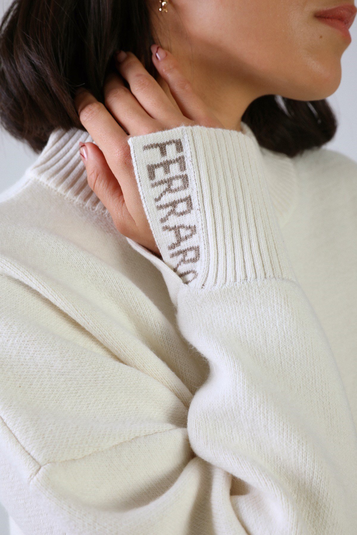 Ferraro Ekru Kol Detaylı Yarım Balıkçı Yaka Kaşmirli Kadın Triko Kazak