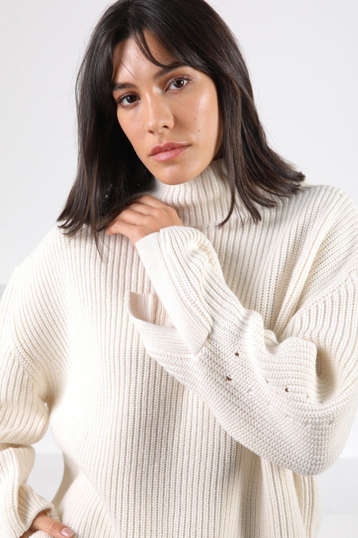 Ferraro Ekru Kolu Yırtmaçlı Kaşmirli Kadın Triko Kazak