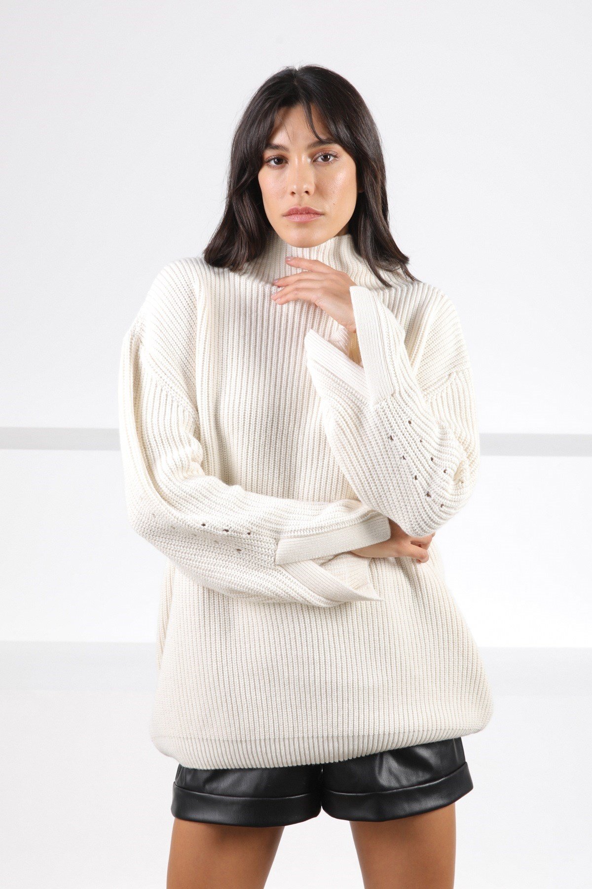 Ferraro Ekru Kolu Yırtmaçlı Kaşmirli Kadın Triko Kazak