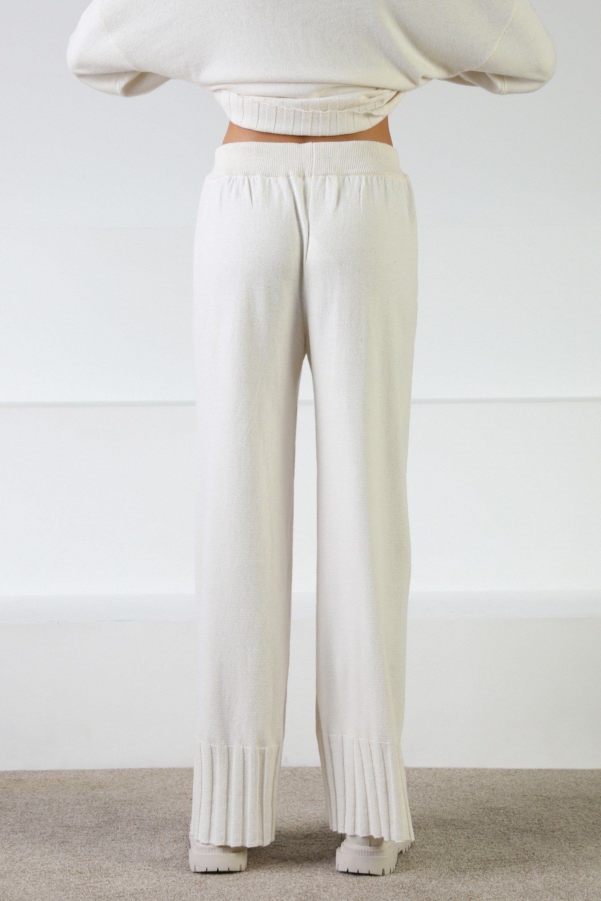 Ferraro Ekru Lastikli Paça Kaşmirli Kadın Triko Pantolon