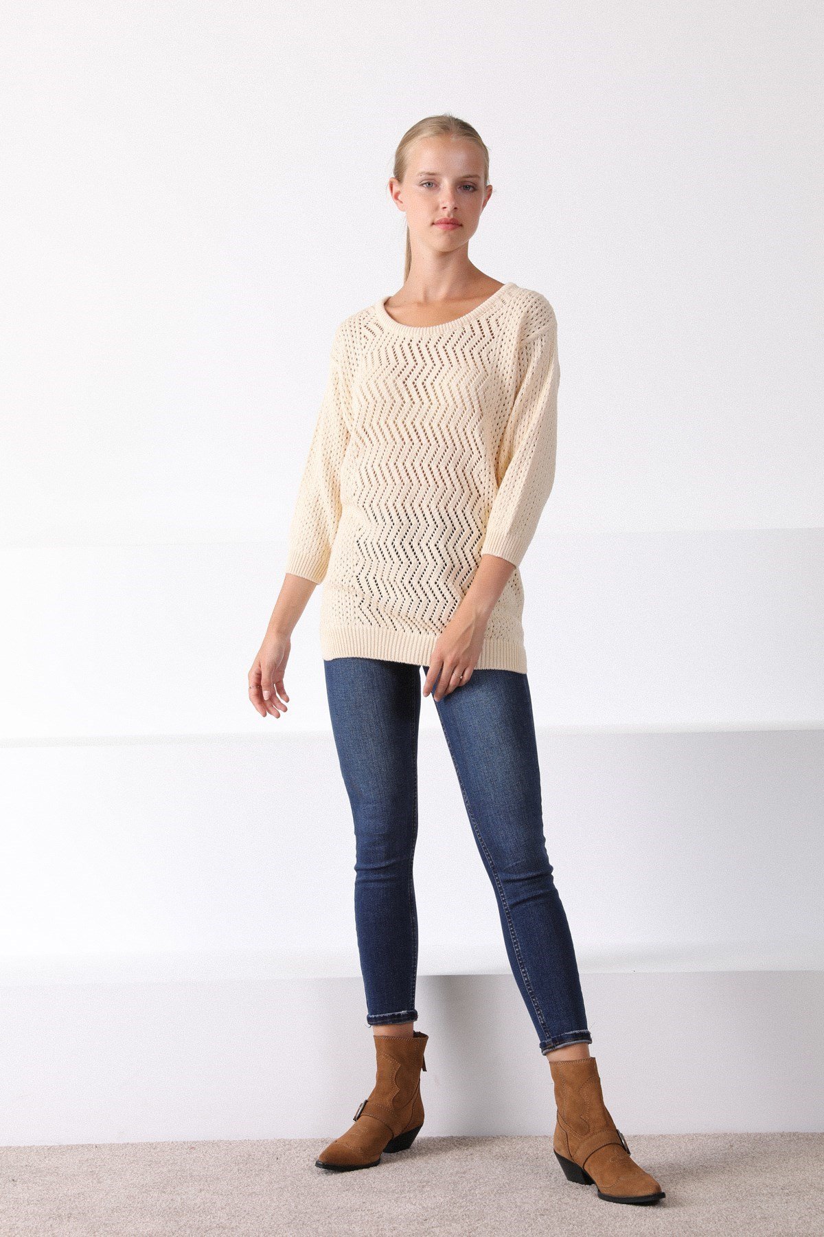 Ferraro Ekru O Yaka Ajurlu Yünlü Kadın Triko Kazak