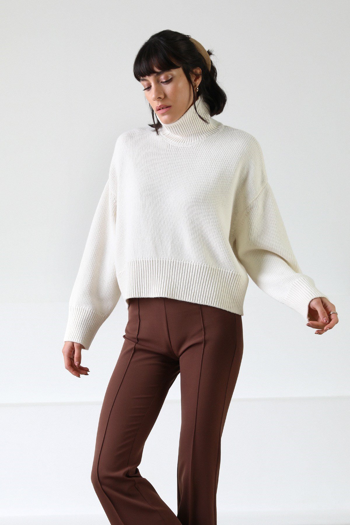Ferraro Ekru Uzun Kollu Balıkçı Yaka Kaşmirli Kadın Triko Kazak