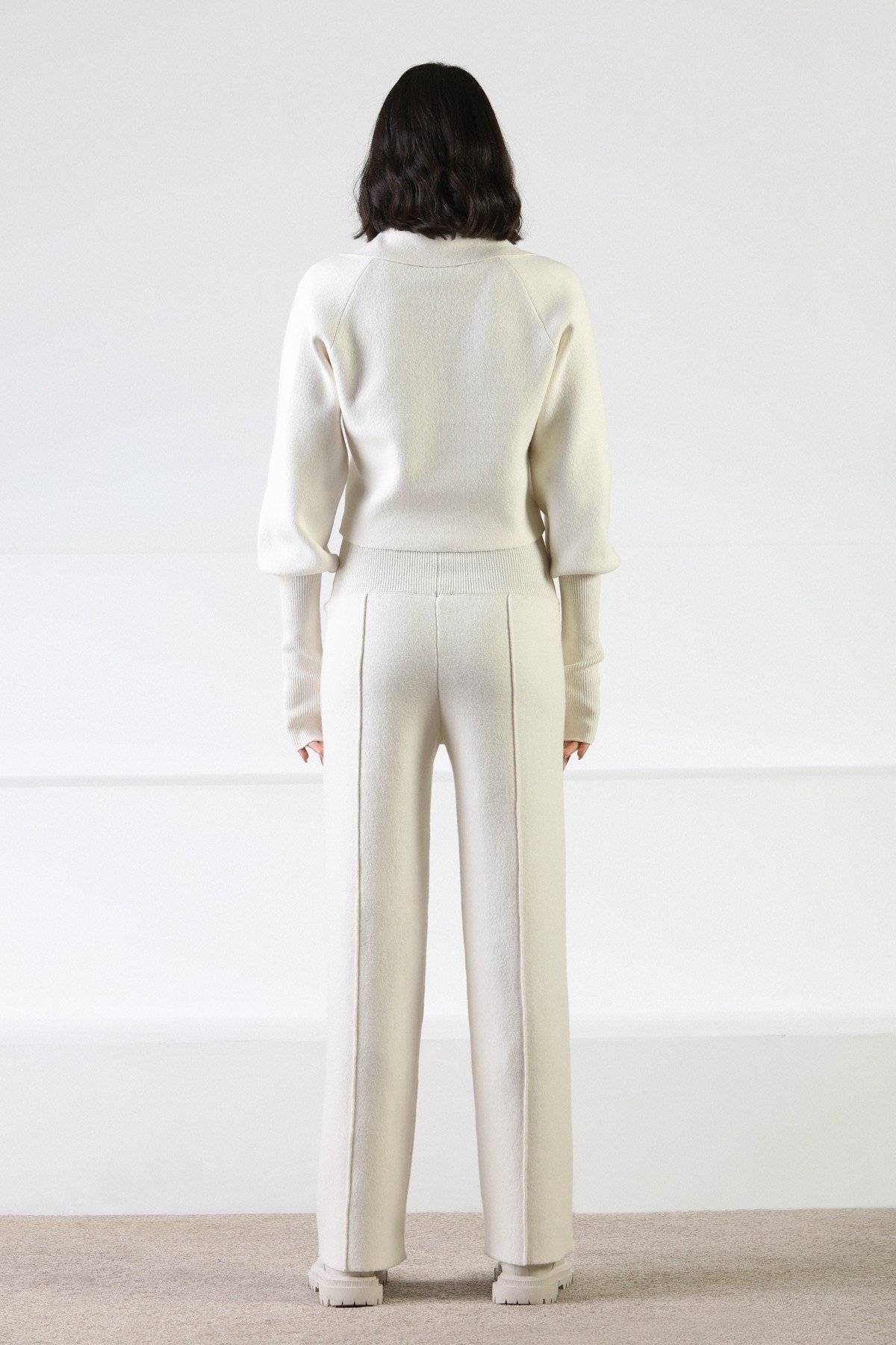 Ferraro Ekru Uzun Kollu Gömlek Yaka Kaşmirli Kadın Triko Kazak