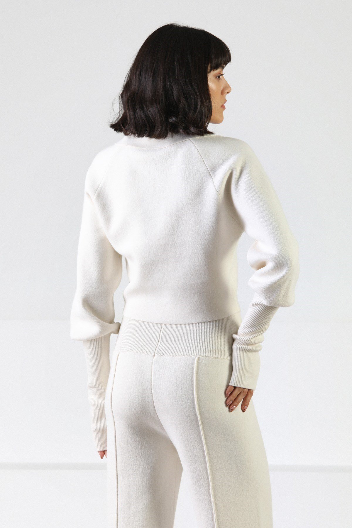 Ferraro Ekru Uzun Kollu Gömlek Yaka Kaşmirli Kadın Triko Kazak