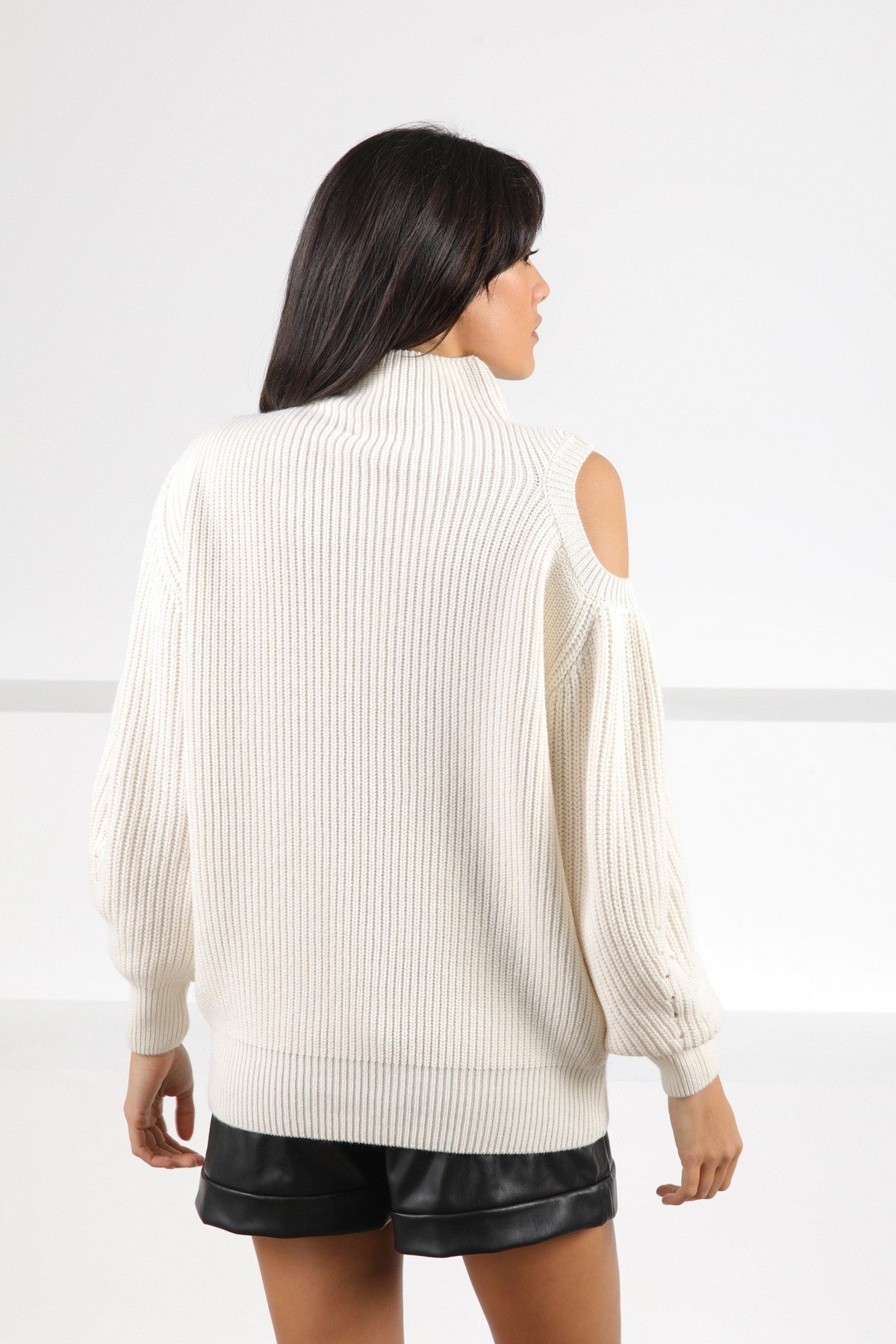 Ferraro Ekru Uzun Kollu Omuz Detaylı Kaşmirli Kadın Triko Kazak