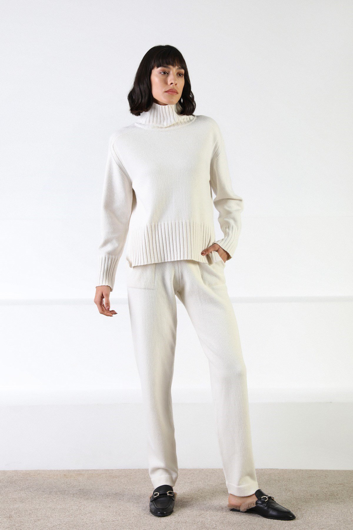 Ferraro Ekru Uzun Kollu Yarım Balıkçı Yaka Kaşmirli Kadın Triko Kazak