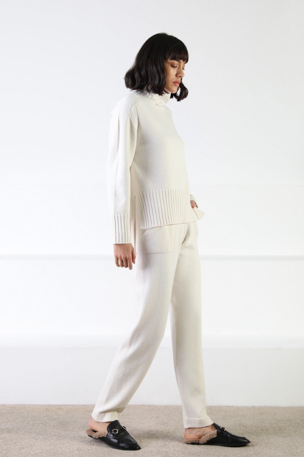 Ferraro Ekru Uzun Kollu Yarım Balıkçı Yaka Kaşmirli Kadın Triko Kazak