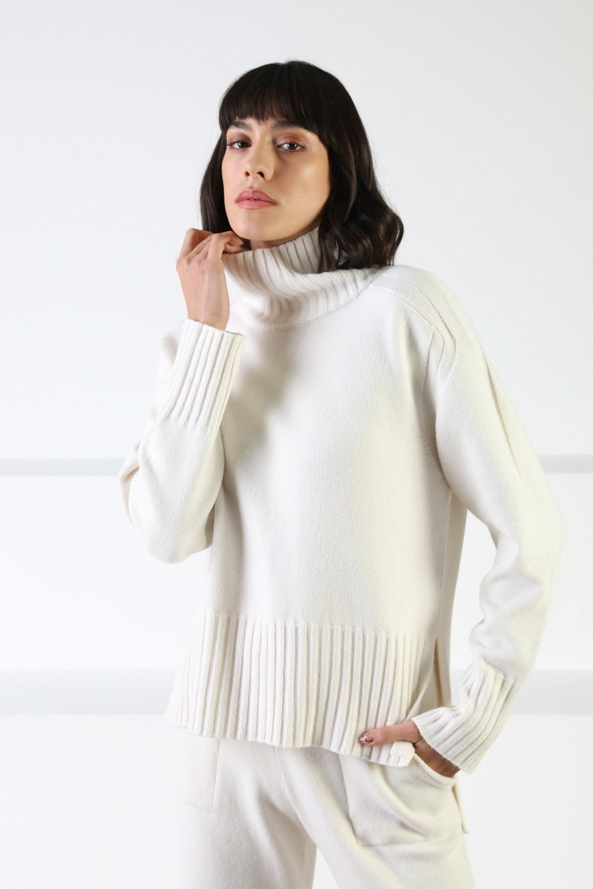 Ferraro Ekru Uzun Kollu Yarım Balıkçı Yaka Kaşmirli Kadın Triko Kazak