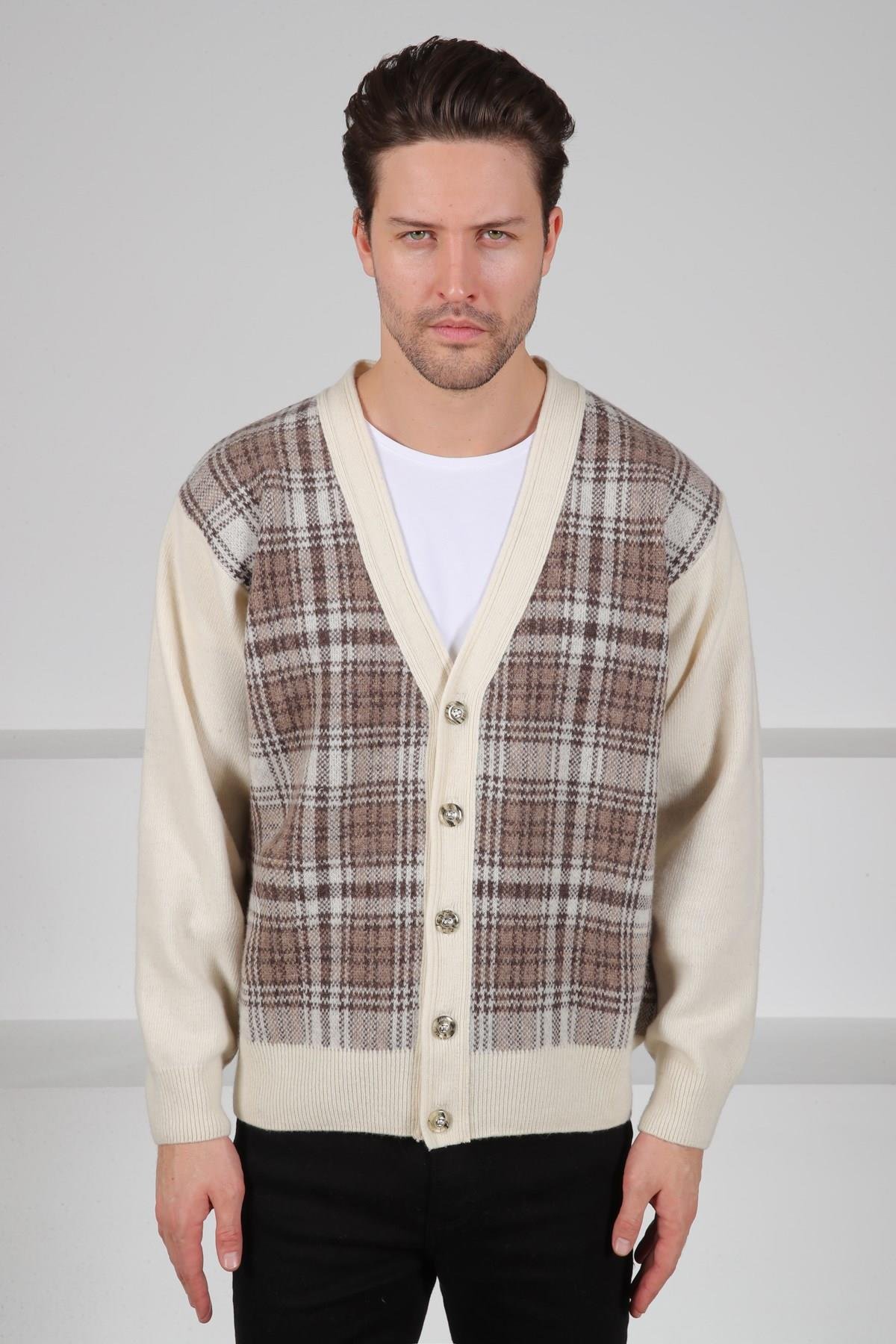 Ferraro Ekru V Yaka Düğmeli Önü Çizgili Uzun Kollu Kuzu Yünü Karışımlı Erkek Triko Ceket