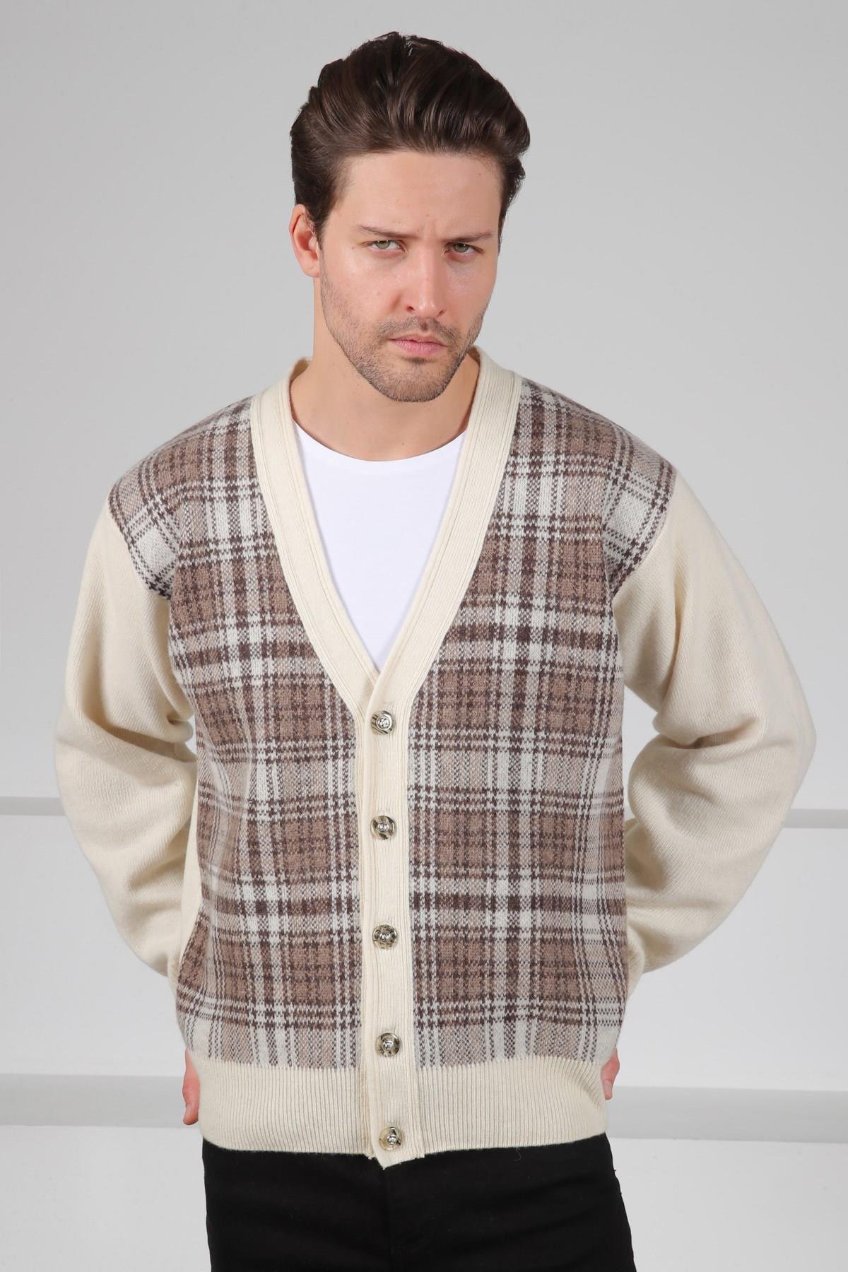 Ferraro Ekru V Yaka Düğmeli Önü Çizgili Uzun Kollu Kuzu Yünü Karışımlı Erkek Triko Ceket