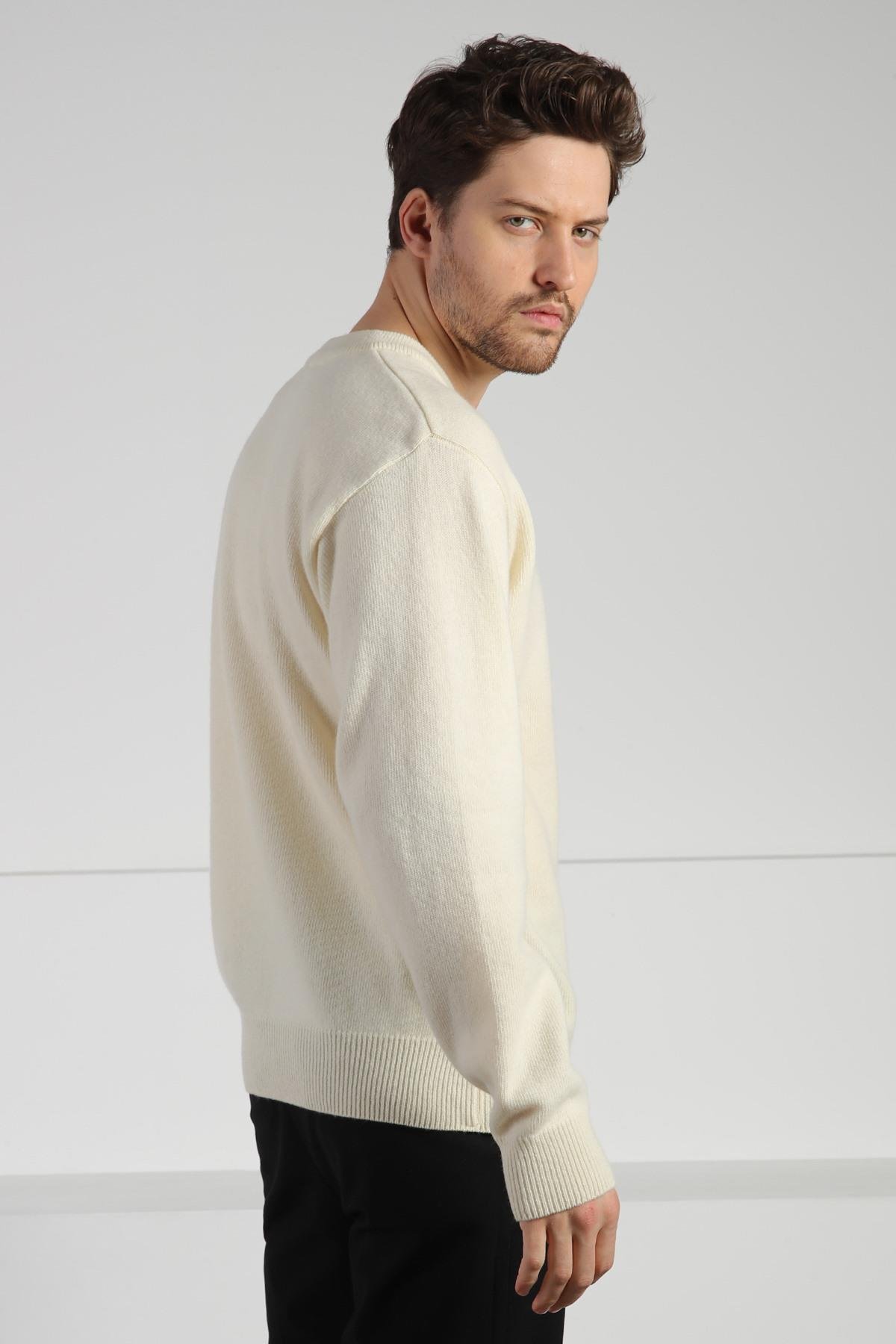 Ferraro Ekru V Yaka Erkek Uzun Kollu %100 Kuzu Yünü Triko Kazak