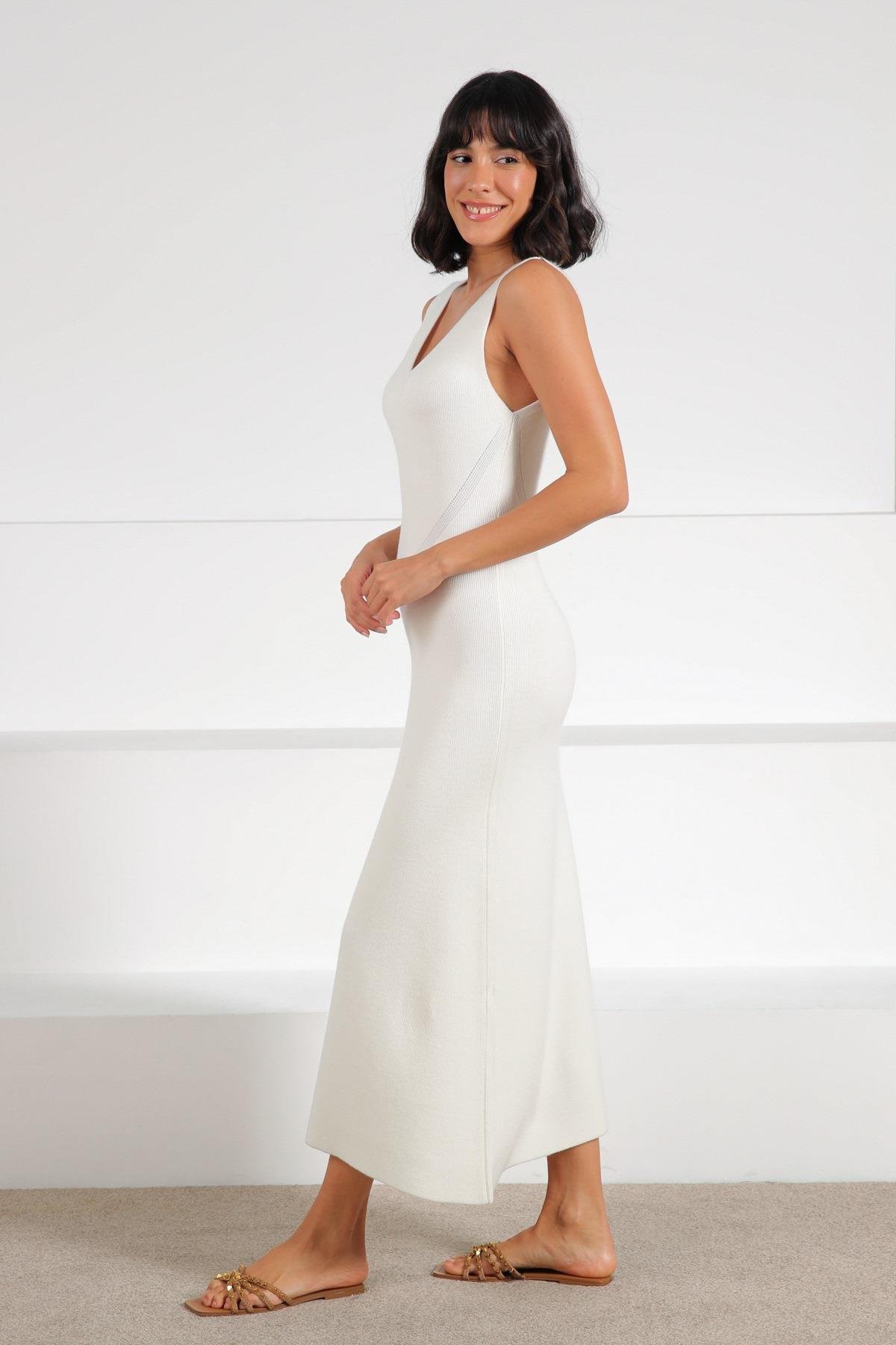 Ferraro Ekru V Yaka Kadın Triko Elbise