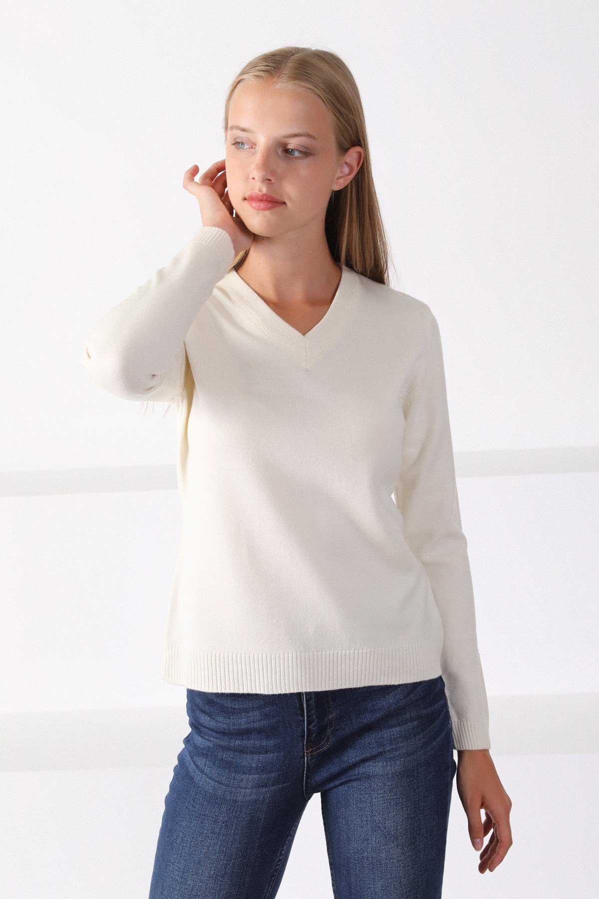 Ferraro Ekru V Yaka Kadın Triko Kazak