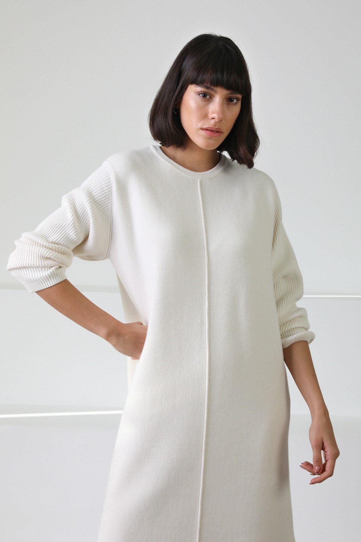 Ferraro Ekru Yandan Yırtmaçlı Midi Boy Kaşmirli Kadın Triko Elbise