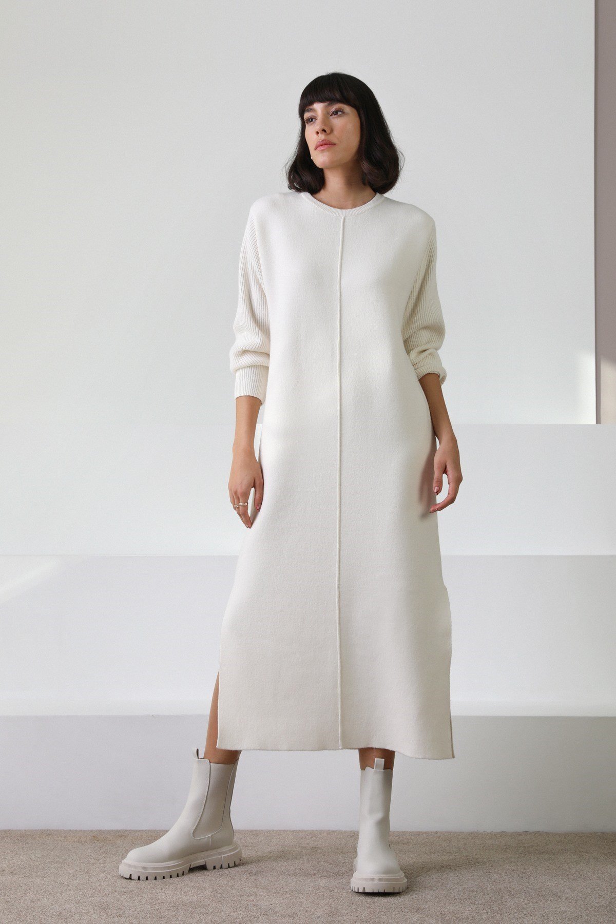 Ferraro Ekru Yandan Yırtmaçlı Midi Boy Kaşmirli Kadın Triko Elbise