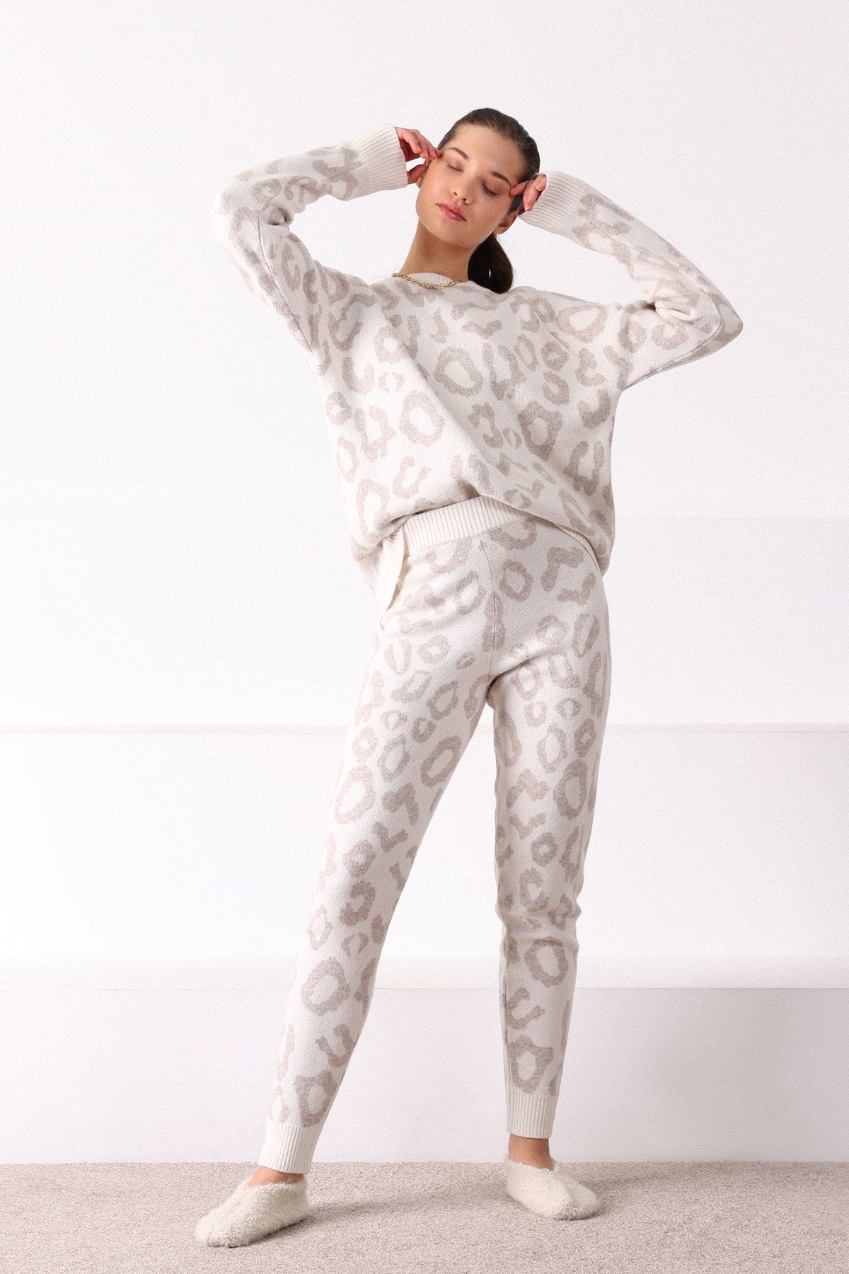 Ferraro Ekru/A.Bej Leopar Desenli Bisiklet Yaka Kaşmirli Kadın Triko Kazak