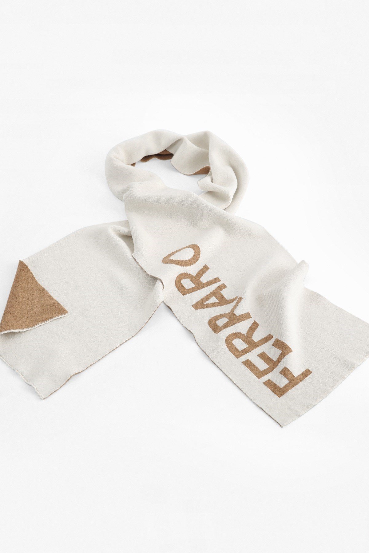 Ferraro Ekru/Camel Kadın Atkı