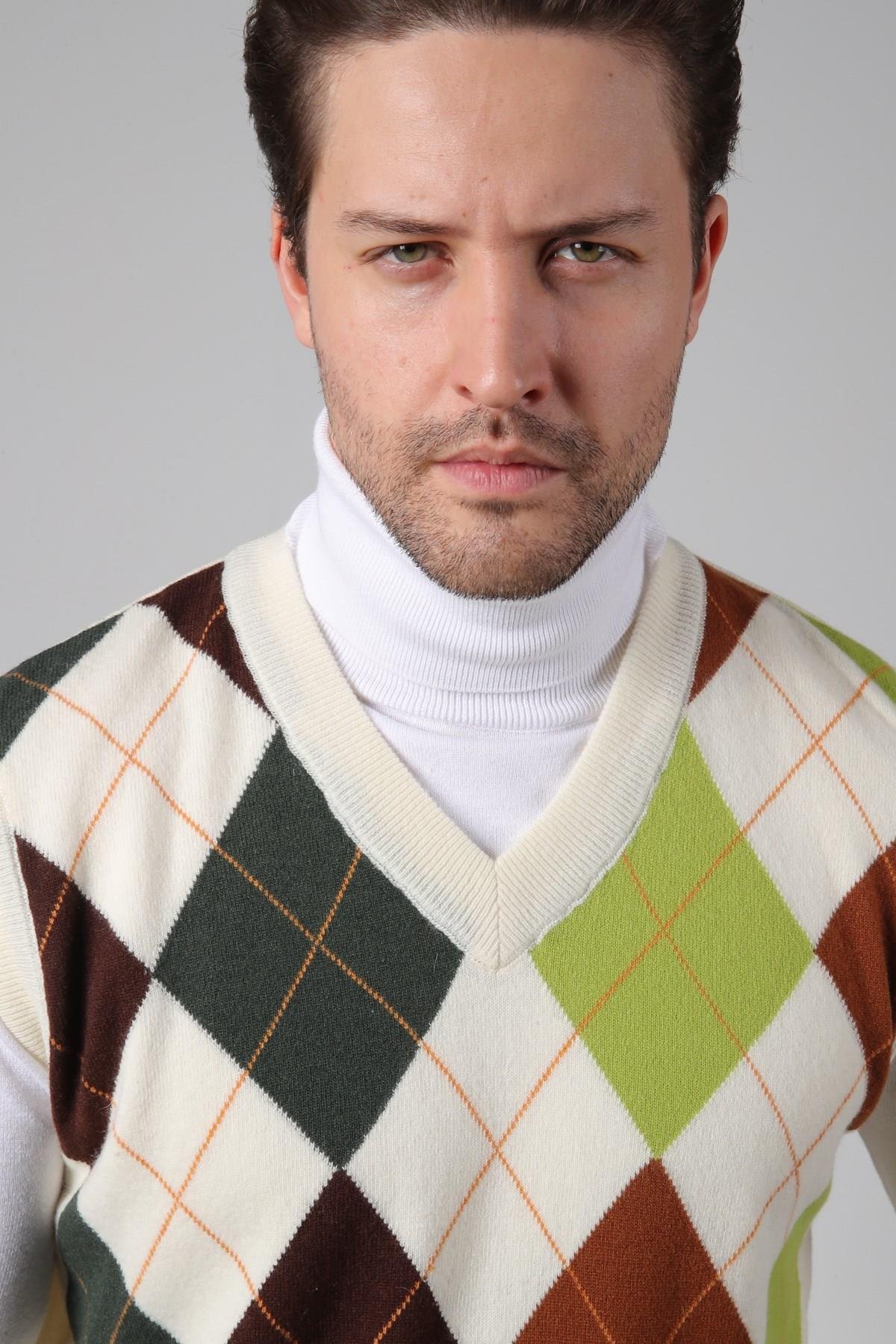 Ferraro Ekru/Haki V Yaka Çok Renkli Baklava Desenli Kolsuz %100 Kuzu Yünü Erkek Triko Süveter
