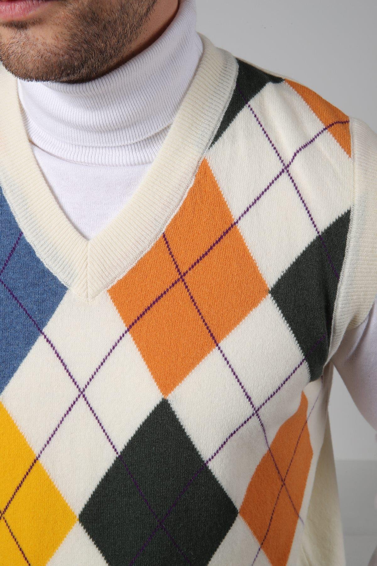 Ferraro Ekru/İndigo V Yaka Çok Renkli Baklava Desenli Kolsuz %100 Kuzu Yünü Erkek Triko Süveter