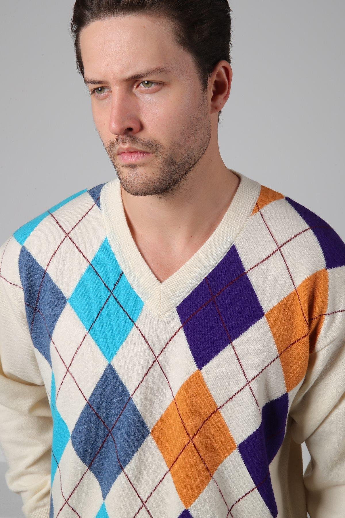 Ferraro Ekru/Turkuaz V Yaka Çok Renkli Baklava Desenli Uzun Kollu %100 Kuzu Yünü Erkek Triko Kazak