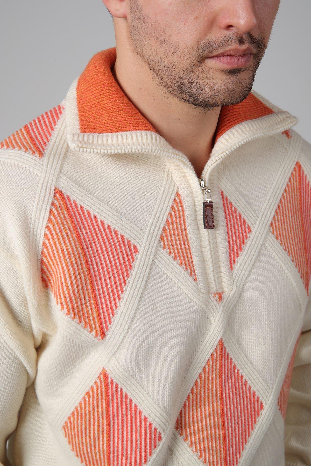 Ferraro Ekru/Turuncu Balıkçı Yaka Fermuarlı Baklava Desenli Uzun Kollu %100 Kuzu Yünü Erkek Triko Kazak