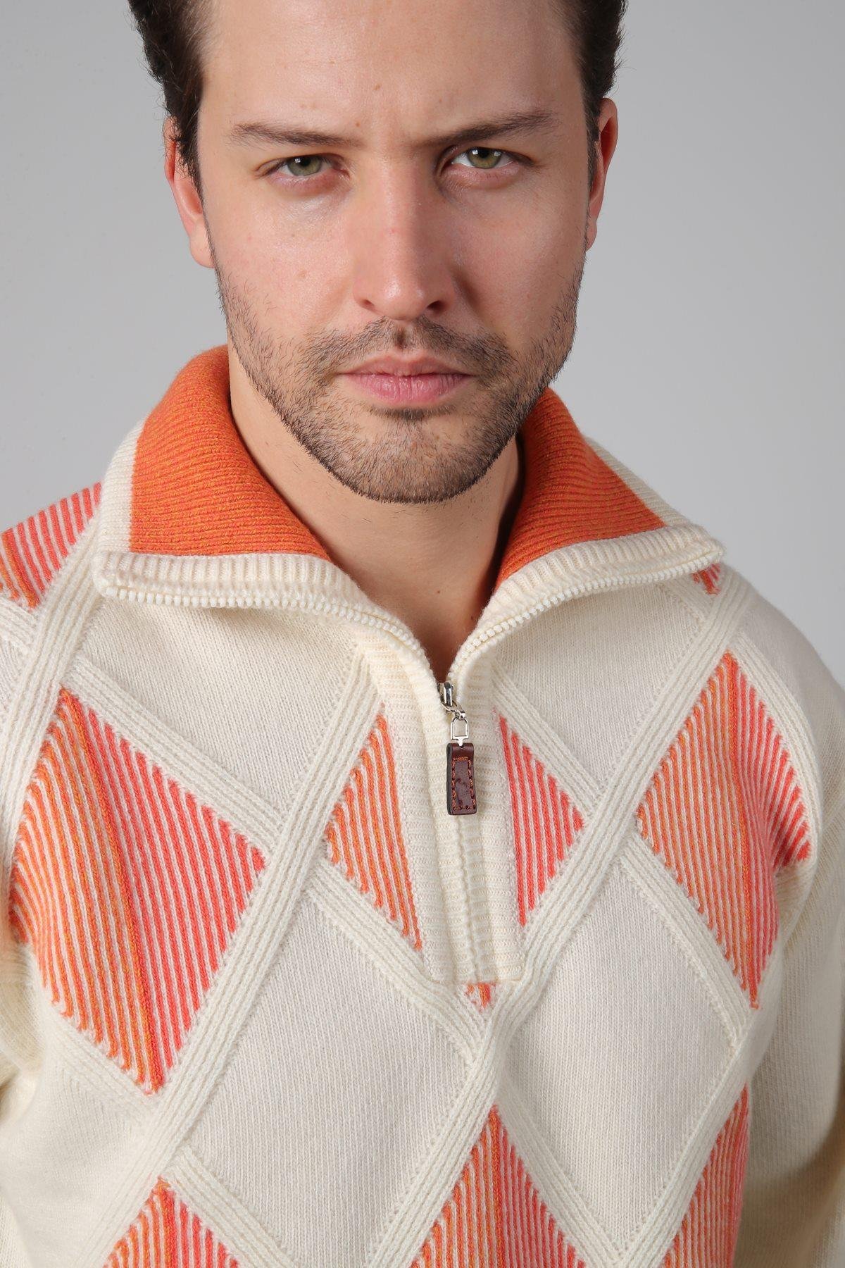 Ferraro Ekru/Turuncu Balıkçı Yaka Fermuarlı Baklava Desenli Uzun Kollu %100 Kuzu Yünü Erkek Triko Kazak